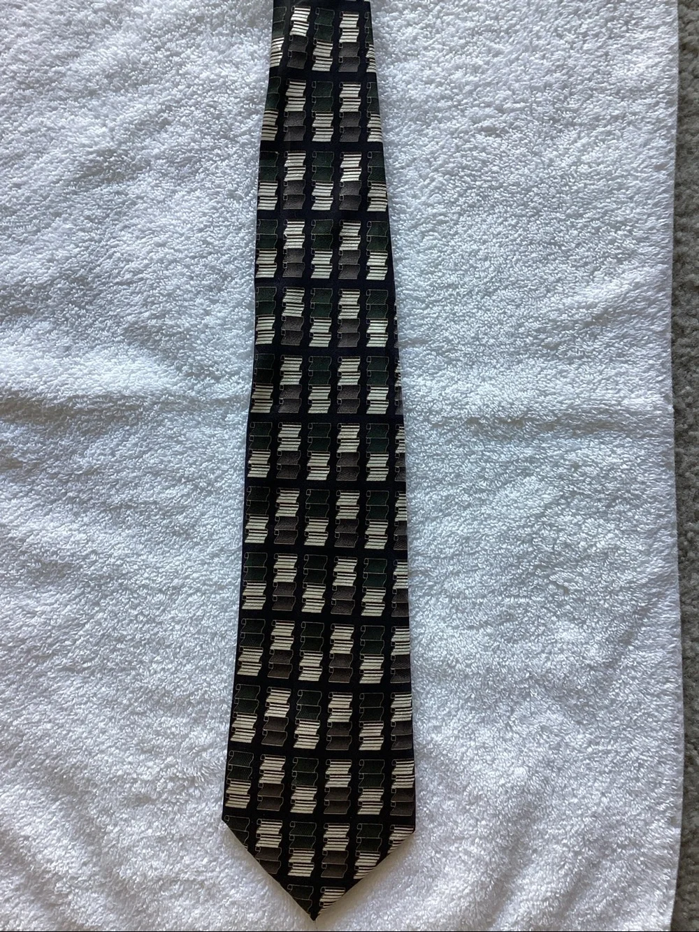 Men's Geometric Silk Tie in Black, Green and Cream